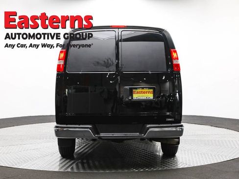 Used 2017 Chevrolet Express 2500 image 6