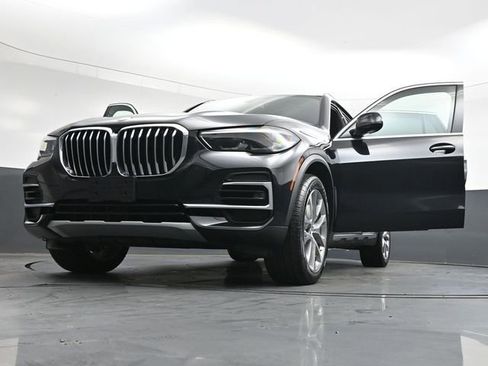 Used 2022 BMW X5 xDrive40i w/ Premium Package AWD/4WD image 42
