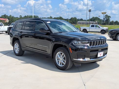 New 2026 Jeep Grand Cherokee L Laredo RWD image 7
