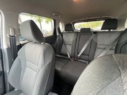 Used 2025 Nissan Rogue SV image 16