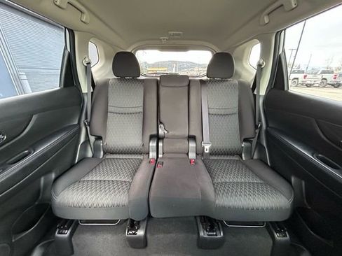Used 2020 Nissan Rogue SV image 33
