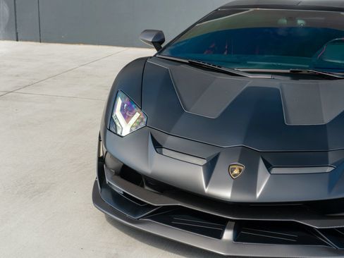 Used 2020 Lamborghini Aventador SVJ AWD/4WD image 33