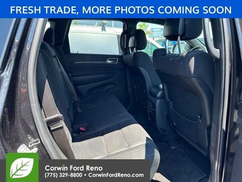 Used 2016 Jeep Grand Cherokee Laredo w/ Quick Order Package 23E AWD/4WD image 13