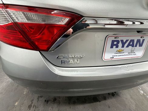 Used 2016 Toyota Camry LE image 28