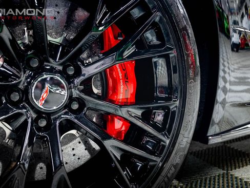 Used 2015 Chevrolet Corvette Z06 w/ 3LZ Preferred Equipment Group RWD image 40