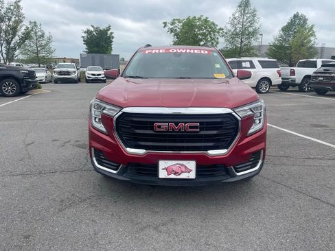 Used 2022 GMC Terrain SLE w/ Driver Convenience Package FWD image 2