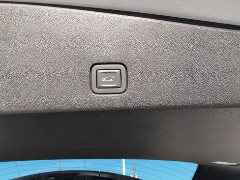 Certified 2023 Cadillac XT6 Sport w/ Platinum Package image 12