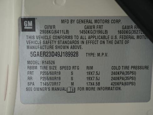 Used 2009 Buick Enclave CXL w/ Entertainment Package #3 FWD image 37