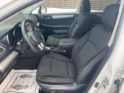 Used 2017 Subaru Outback 2.5i Premium image 5