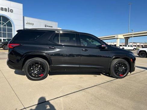 Used 2023 Chevrolet Traverse Premier w/ Redline Edition image 16