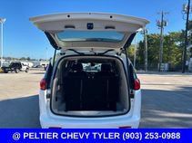 Used 2023 Chrysler Voyager LX FWD image 8