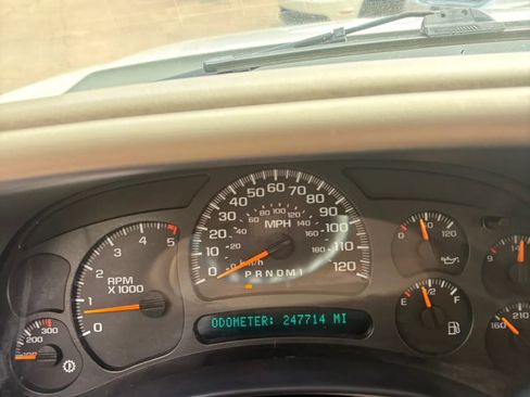 Used 2006 Chevrolet Silverado 2500 LT w/ Heavy-Duty Power Package AWD/4WD image 41