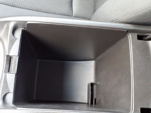 Used 2016 Chevrolet Malibu LT FWD image 24