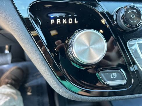 New 2026 Chrysler Pacifica Select image 22