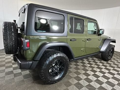 Used 2024 Jeep Wrangler Unlimited AWD/4WD image 2