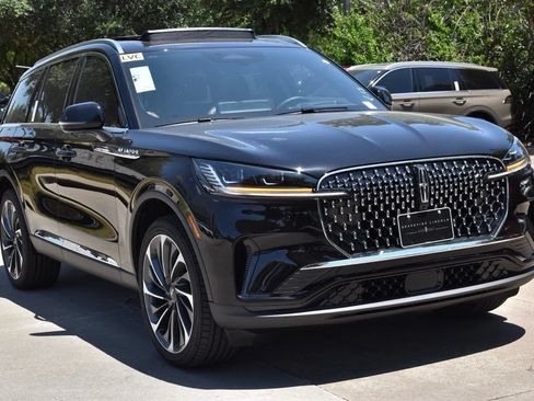 New 2026 Lincoln Aviator Reserve AWD/4WD image 3