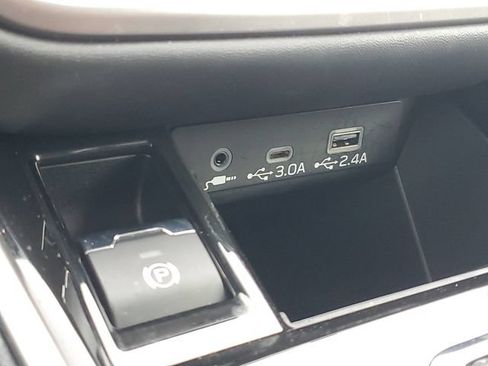 Certified 2025 Subaru Outback Premium AWD/4WD image 30
