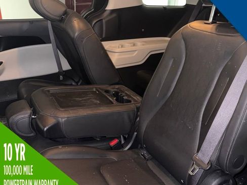 Used 2024 Kia Carnival SX image 1