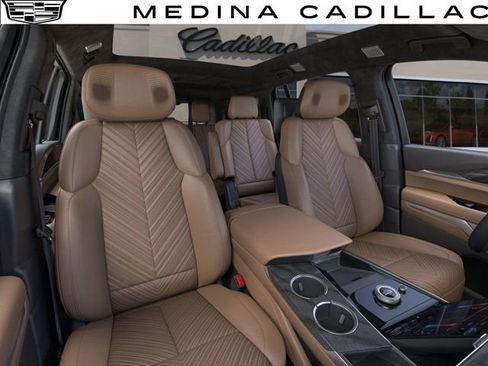 New 2025 Cadillac Escalade IQ Luxury 2 image 17
