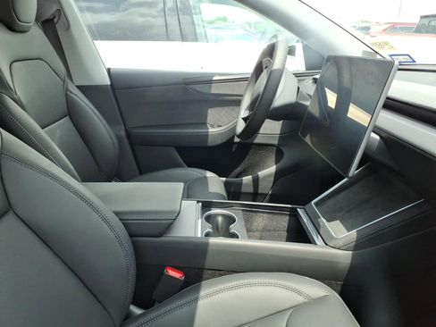 Used 2026 Tesla Model Y 2WD image 8