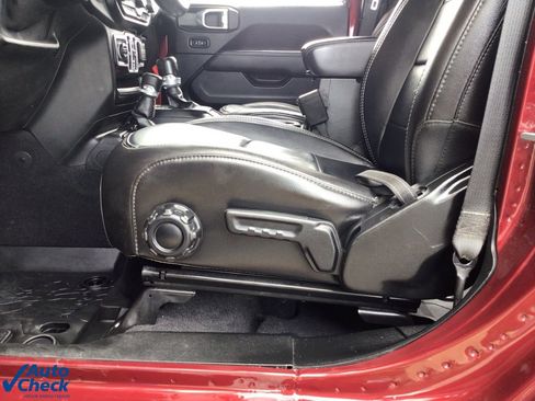 Used 2021 Jeep Wrangler Unlimited Sahara image 9