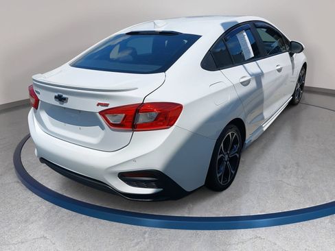 Used 2019 Chevrolet Cruze LT w/ Convenience Package FWD image 5