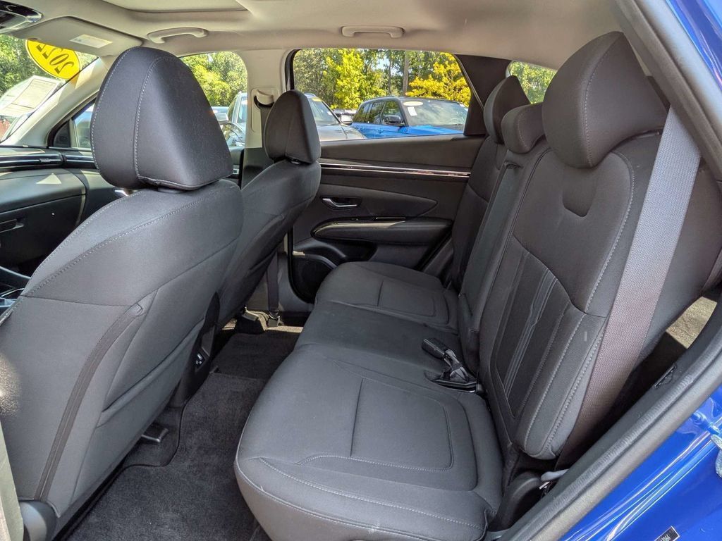 Certified 2022 Hyundai Tucson SEL w/ Convenience Package FWD image 17