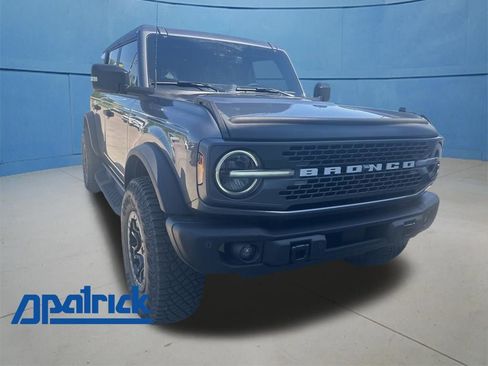 Used 2025 Ford Bronco Badlands image 1