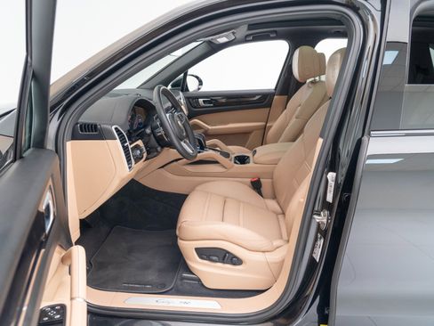 Certified 2023 Porsche Cayenne image 17