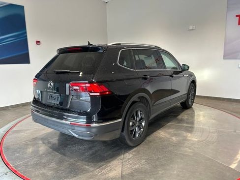 Used 2024 Volkswagen Tiguan SE w/ Panoramic Sunroof Package AWD/4WD image 6