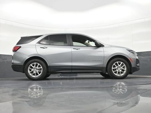 Used 2023 Chevrolet Equinox LS w/ LS Convenience Package FWD image 31