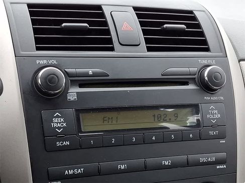 Used 2010 Toyota Corolla image 19