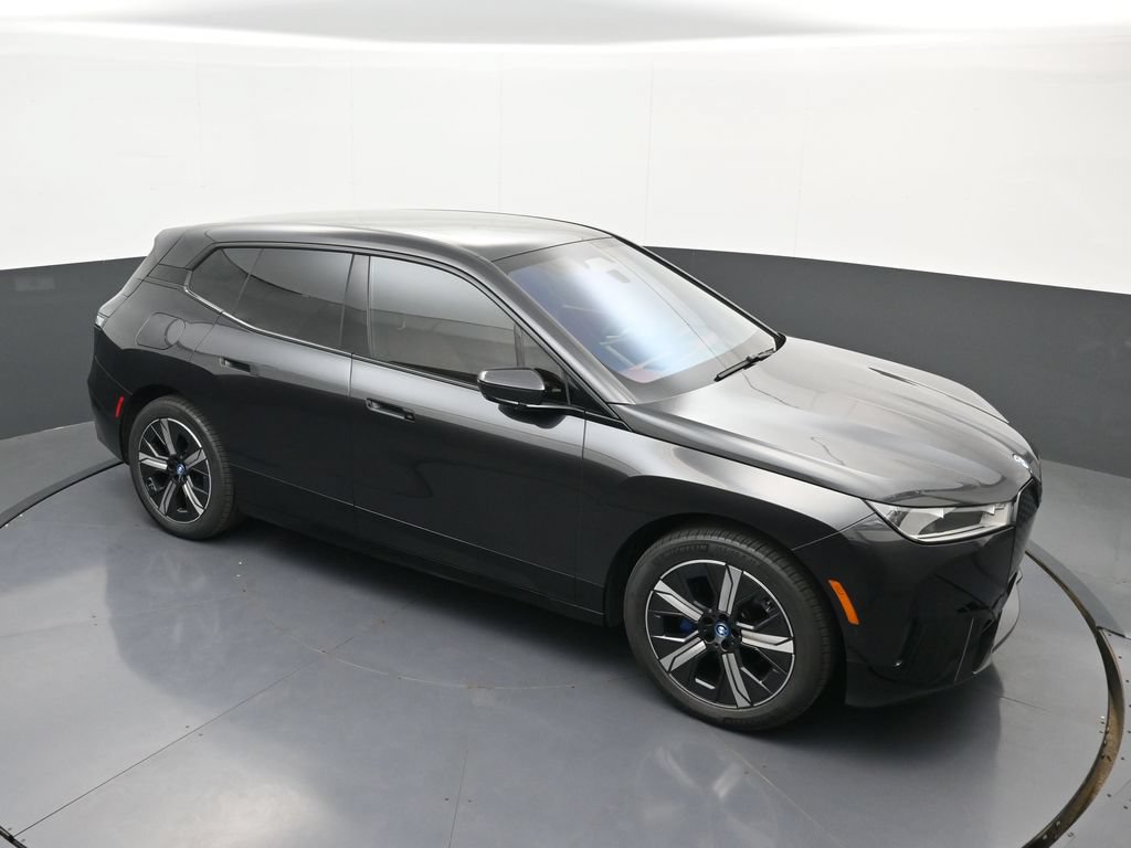 Used 2024 BMW iX xDrive50 w/ Sport Package AWD/4WD image 30