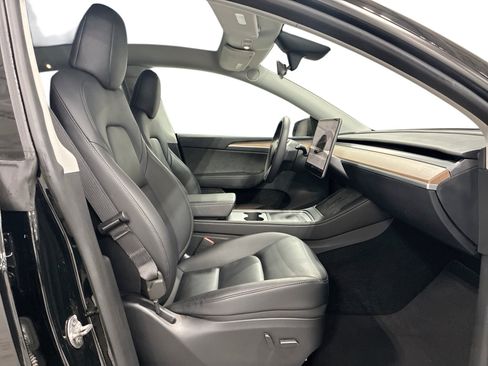 Certified 2023 Tesla Model Y Long Range AWD/4WD image 13