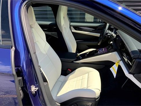 New 2025 Porsche Panamera 4 image 21