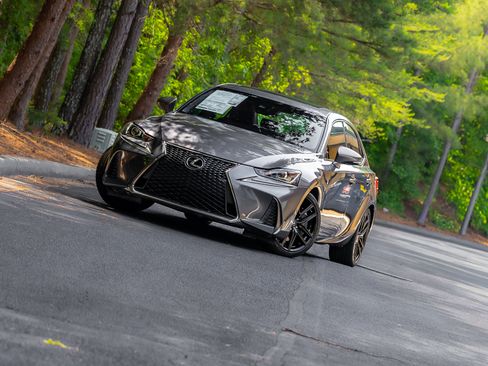 Used 2017 Lexus IS 200t F Sport w/ F Sport Package RWD image 19