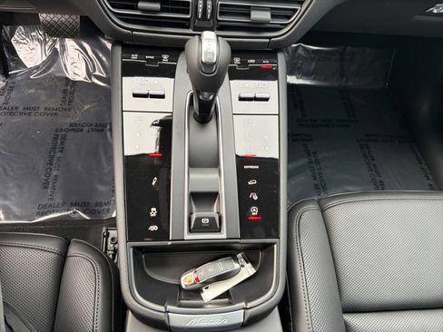 New 2026 Porsche Macan S image 21