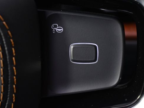 Used 2025 Lincoln Navigator Black Label image 32