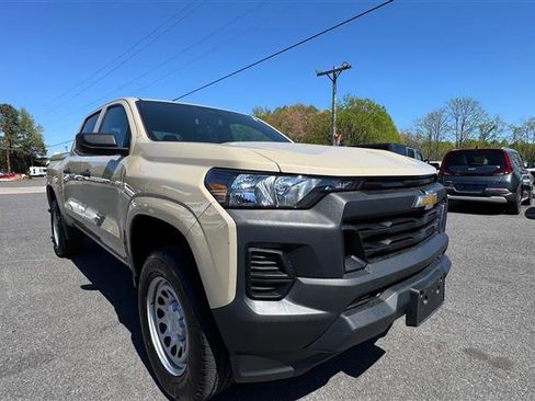 Used 2024 Chevrolet Colorado W/T image 19