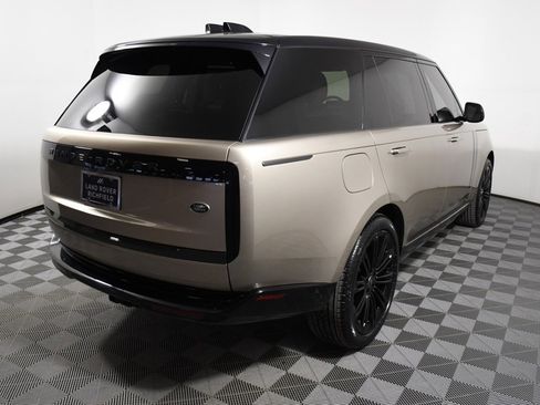 Used 2023 Land Rover Range Rover Long Wheelbase SE image 6