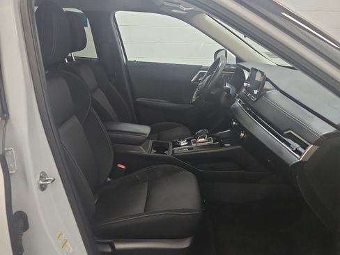 Used 2024 Mitsubishi Outlander ES image 10