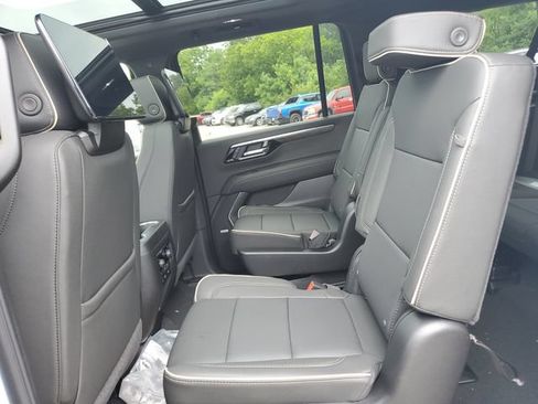 New 2026 Chevrolet Suburban Premier AWD/4WD image 13