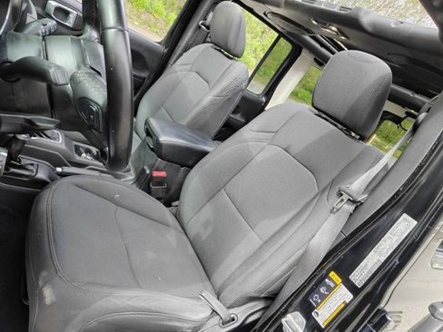 Used 2021 Jeep Wrangler Unlimited Sport AWD/4WD image 16