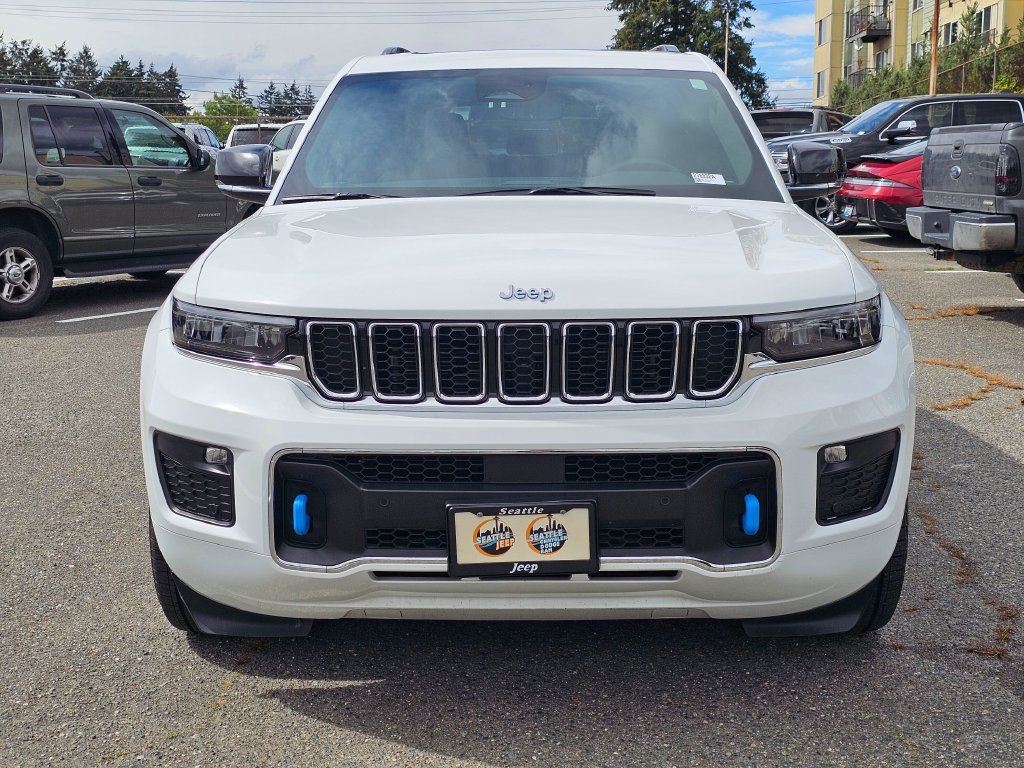 Used 2022 Jeep Grand Cherokee Overland AWD/4WD image 3