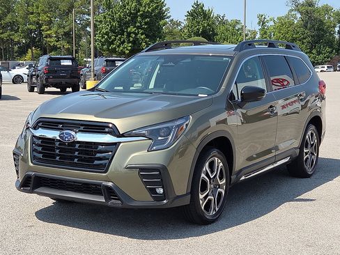 Used 2025 Subaru Ascent Limited AWD/4WD image 2