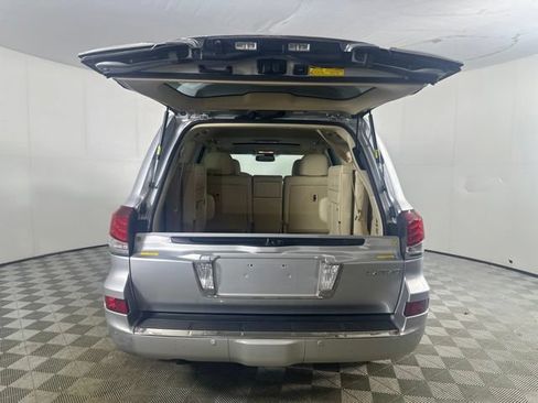 Used 2013 Lexus LX 570 4WD image 9