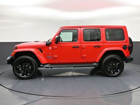 Used 2022 Jeep Wrangler Unlimited Sahara w/ Cold Weather Group image 2