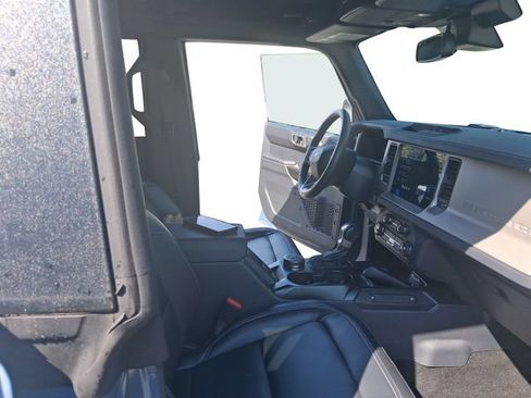 Used 2025 Ford Bronco Outer Banks AWD/4WD image 17
