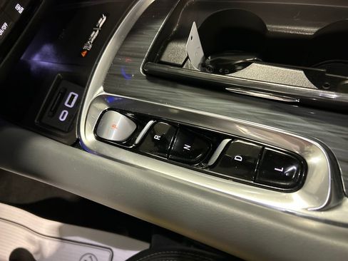 Used 2023 Buick Enclave Essence w/ Experience Buick Package image 20