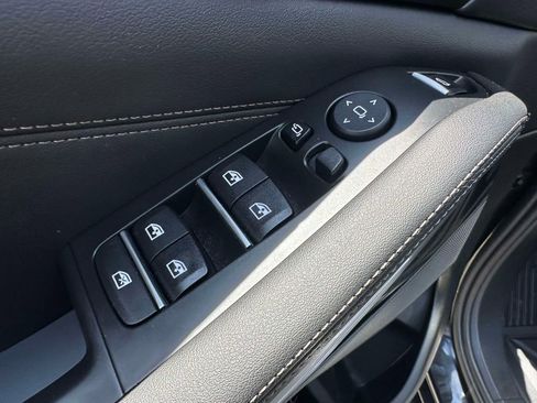 Used 2025 BMW X5 xDrive40i w/ M Sport Package AWD/4WD image 26